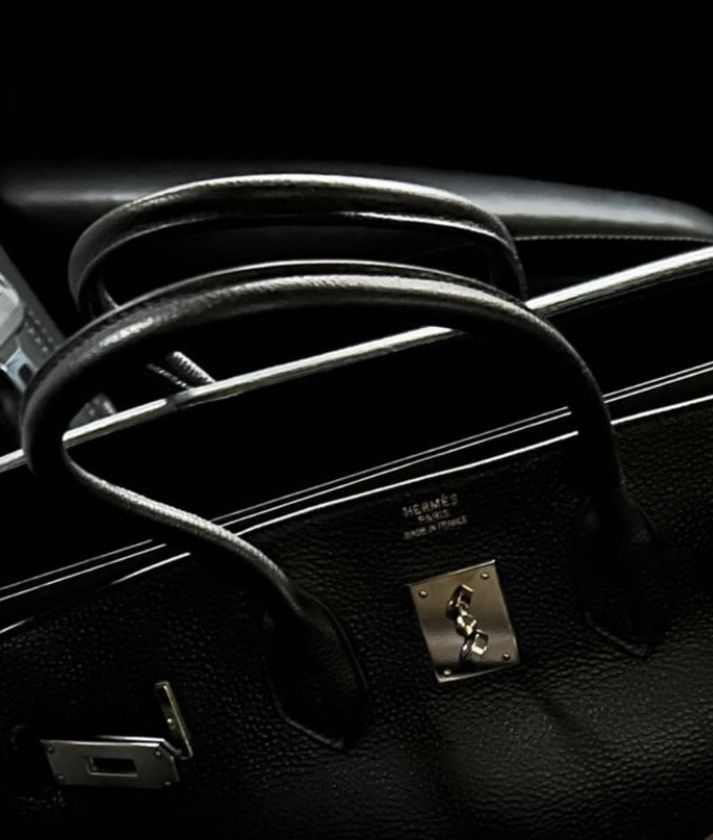 Comment authentifier un sac Birkin d'Hermès : Le guide ultime