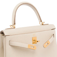 Hermès Kelly 25 in Craie Togo leather, gold hardware – image 9